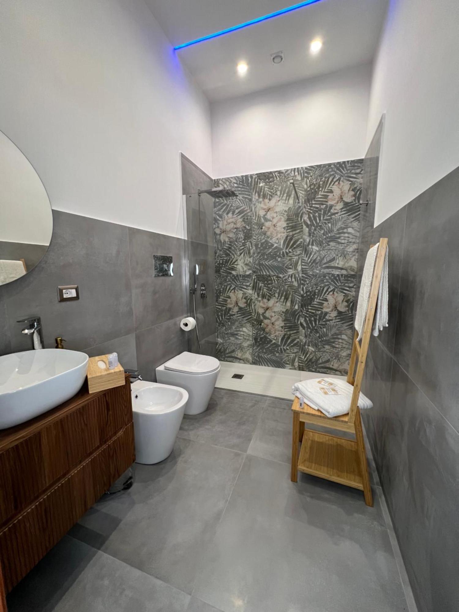 Appartement Ninetta A Toledo Napels